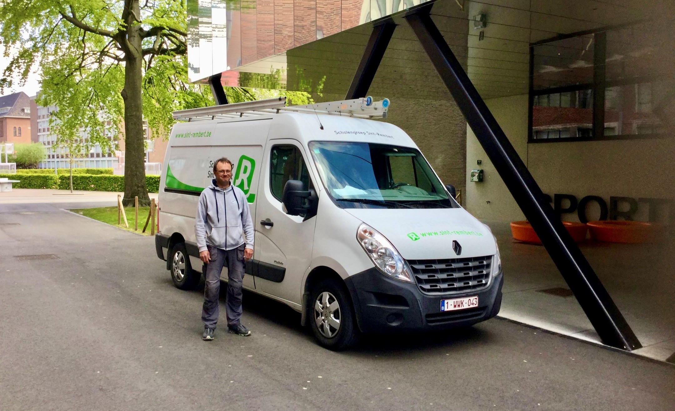 GPS Tracker Auto  Schulen